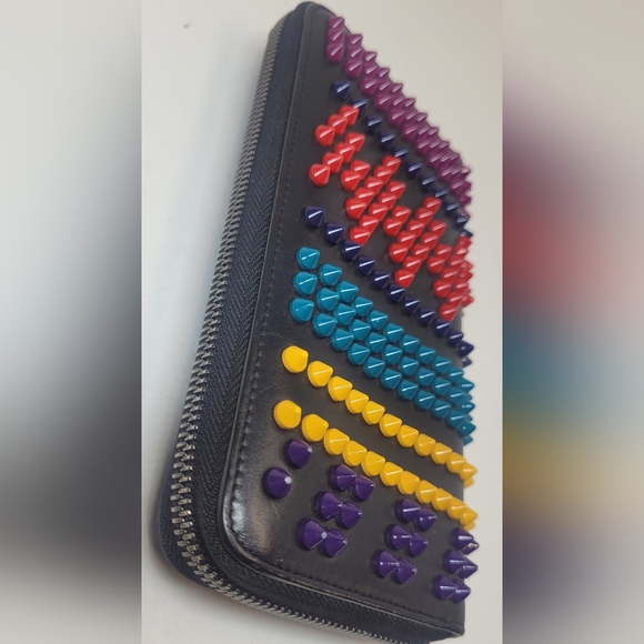 SOLD ❌Christian Louboutin Black Zippy Panettone Wallet - Picture 7 of 11